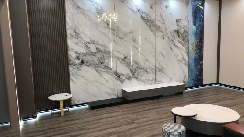 以下是一个装修施工队人工费报价清单示例，仅供参考：